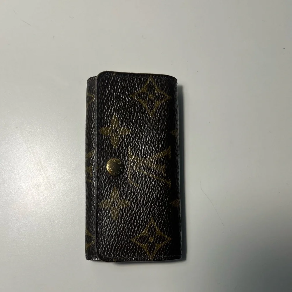Louis Vuitton LV Coated Canvas Monogram Logo 3 Key Holder Wallet Cardholder